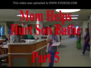 Mama helps bolieť syn bathe časť 5